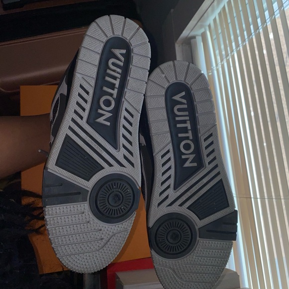 Completely new. Missed my opportunity to return them back to the store. - Picture 3 of 5